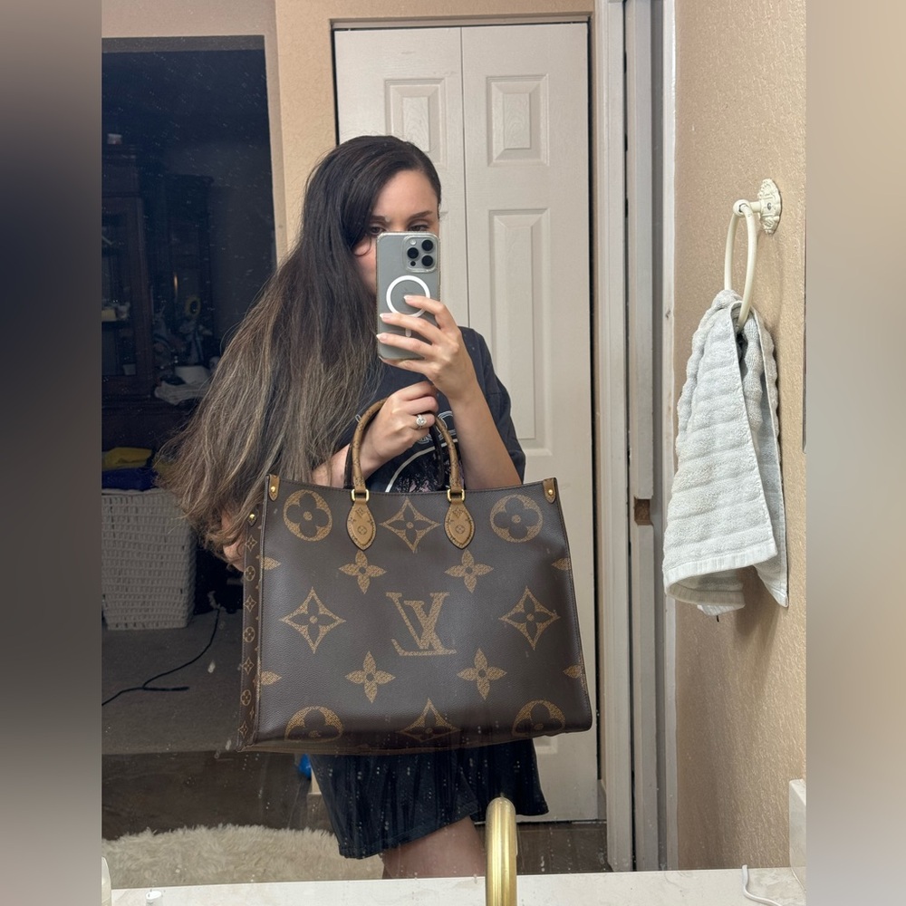 Louis Vuitton GM large monogram tote